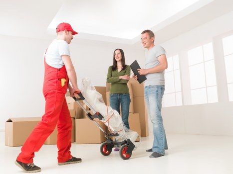 Local moving van serving Tottenham Hale residential and commercial customers